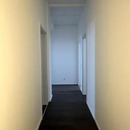 Apartment Classic Black In Vibrant Area 6 *